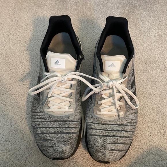 ADIDAS ULTRABOOST SIZE 11 - Picture 1 of 5